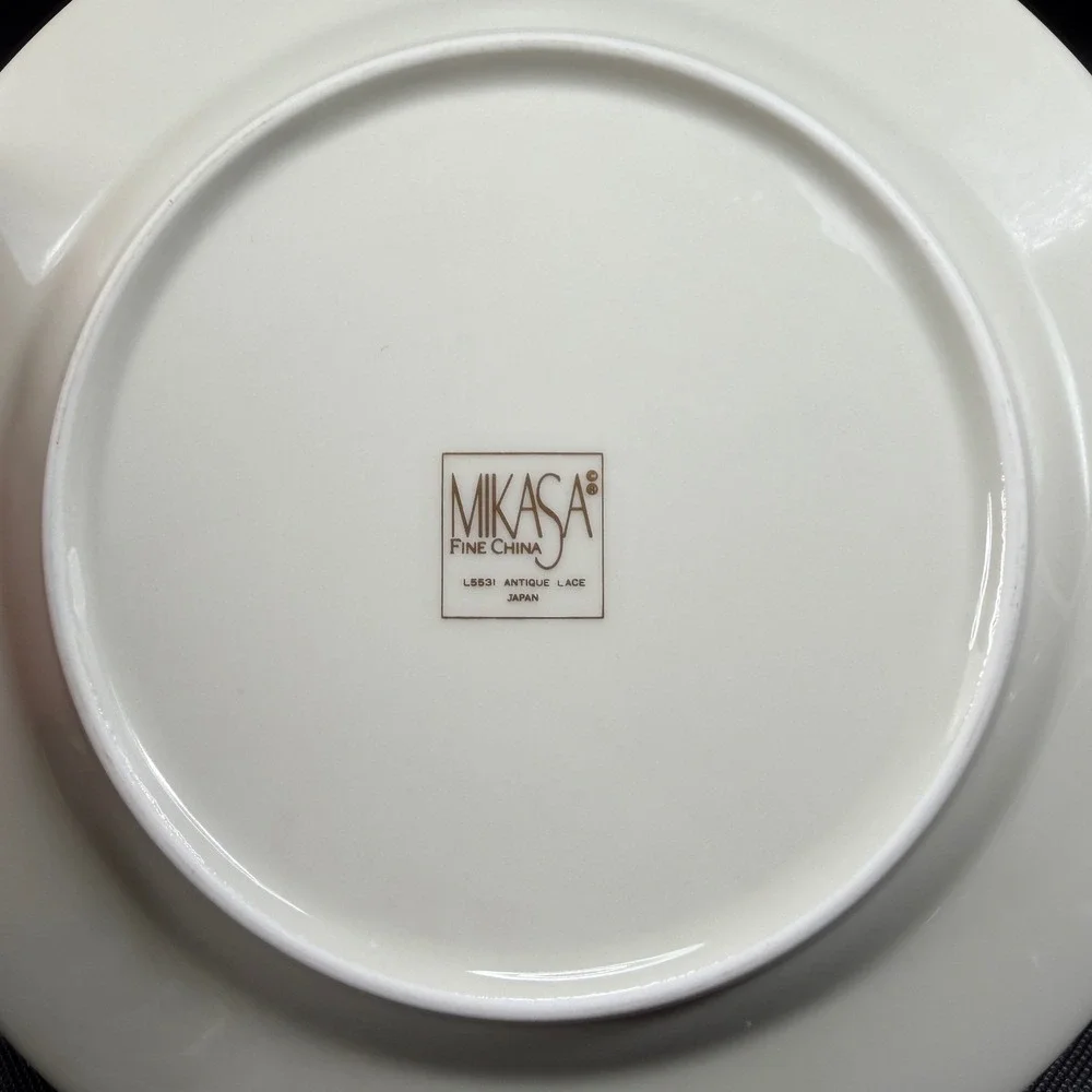 Mikasa Antique Lace Dishes Plates‎ Gold Trim Fine China Japan Set of 4 VTG 7.5